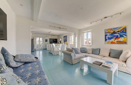 Forte dei Marmi Apartment | Spacious Apartment in Forte dei Marmi - Sea View & Balcony