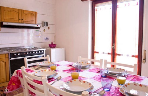 Piazza-Tralia-Pendolo Apartment | Spacious apartment near Amalfi, Sorrento&Pompeii.Special offers for 2 people