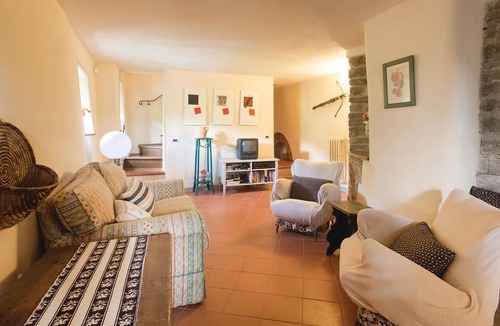 Borgo San Lorenzo House | Spacious vacation home, once an ancient rectory, in a quiet position on the hills that delimit the M