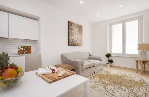 Rione VIII Sant'Eustachio Apartment | Spanish Steps, Navona, Trevi, Pantheon, from 1 to 4 guests in the heart of Rome
