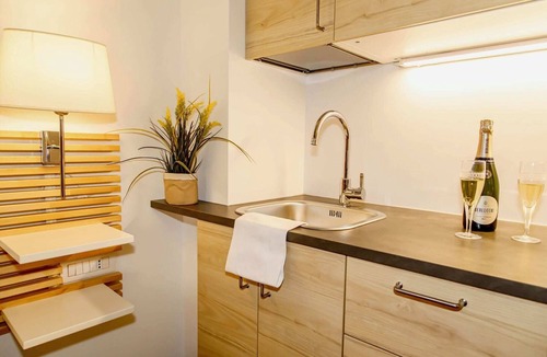 Universita House | Standard Double Room