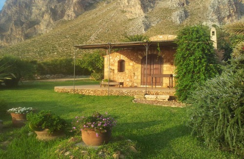 Custonaci Apartment | Studio inside an Historical villa in the Natural Reserve bordering the sea coast