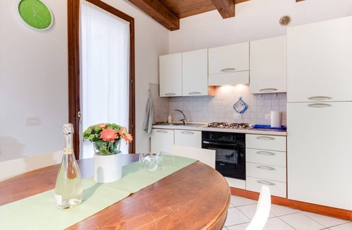 Forli Apartment | Studio Mazzini is a comfortable studio apartment on the second floor, a single room partially divided between a living area with an equipped kitchenette and a sleeping area with a double bed.The bathroom has a toilet, sink, and shower.The kitchen is full