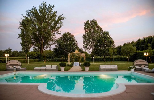 Mirandola Villa | Stunning private villa with hot tub, WIFI, A/C, private pool, TV, patio and pets allowed