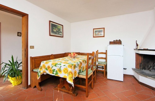 Pieve a Presciano Villa | Stunning private villa with WIFI, private pool, TV, patio, pets allowed and panoramic view