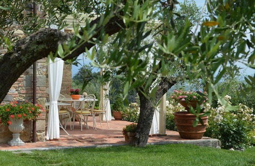 Castelvecchio Villa | Stunning private villa with A/C, WIFI, private pool, TV, terrace and panoramic view, close to Lu.
