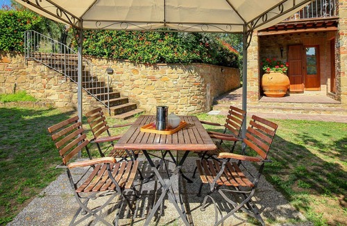 Montevarchi Villa | Stunning private villa with A/C, private pool, WIFI, TV, patio, panoramic view and parking