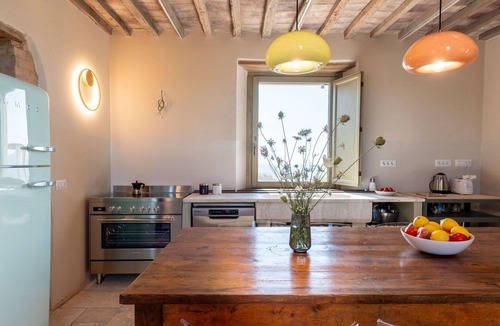 Roccastrada House | Stunning private villa for 10 people with WIFI, private pool, terrace and pets allowed