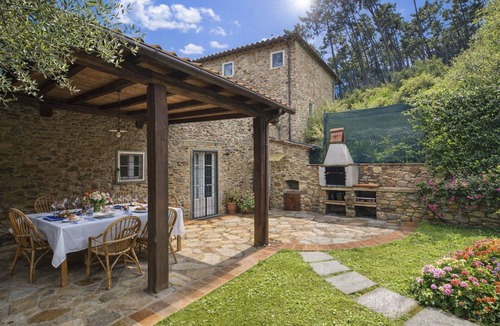 SantʼAndrea di Compito Villa | Stunning private villa for 10 guests with private pool, WIFI, TV, balcony and pets allowed