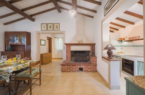 Stiava Villa | Stunning private villa for 2 guests with WIFI, A/C, TV, patio and pets allowed
