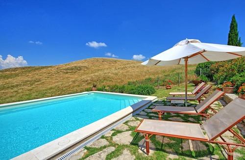 Trequanda Villa | Stunning private villa with private pool, WIFI, TV, veranda, panoramic view, close to Montepulciano