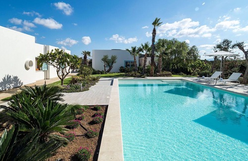 Nubia Villa | Stunning private villa for 14 people with A/C, private pool, WIFI, TV, patio and panoramic view