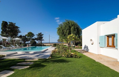 Nubia Villa | Stunning private villa for 14 people with A/C, private pool, WIFI, TV, patio and panoramic view