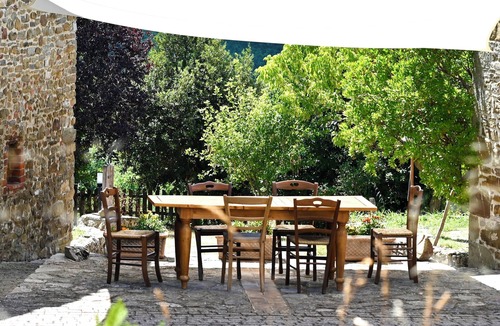 Teverina di Cortona Apartment | Stylish and sustainably furnished vacation apartment in the green heart of Umbria