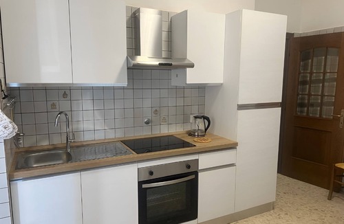 Rome Apartment | Sunny 2BR Apartment near Vatican AC Bus 98 to Centre