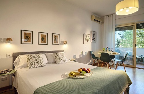 Quartiere XIII Aurelio Apartment | Sunny apartment, St. Peter's view, safe parking