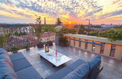 Old Town Apartment | Terrazza Bonasi | Relaxation & Cinema in the Historic Center