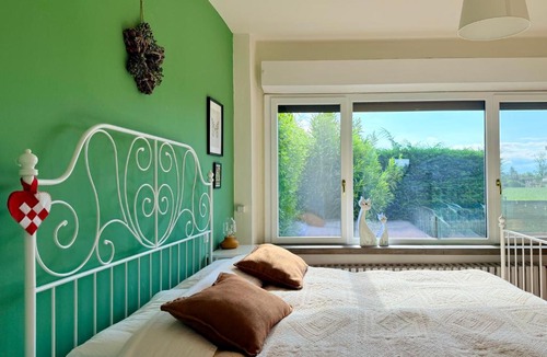 Basilicanova Apartment | The Beekeeper, country escape with terrace & bike room near Parma