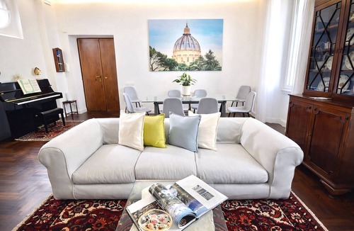Prati Apartment | THE BEST for YOUR HOLIDAY ! LUXURY APARTMENT for 7 ! S'PETER BASILICA VATICAN