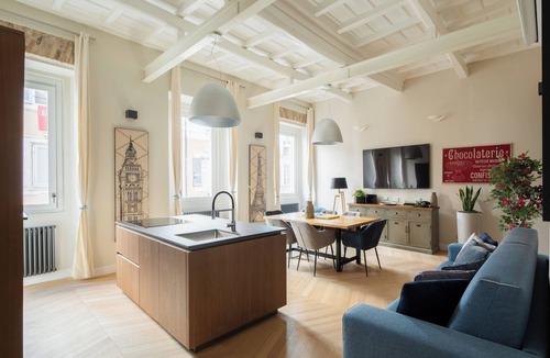 Rione III Colonna Apartment | THE BREAK - CAMPO MARZIO MAISON DELUXE