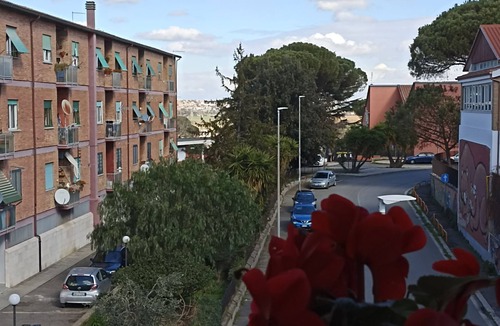 Zona XXXIII Acilia Sud Apartment | The house in the village.