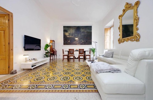 Repubblica Apartment | TreasureRome Opera & Trevi Grand Suite 3BR