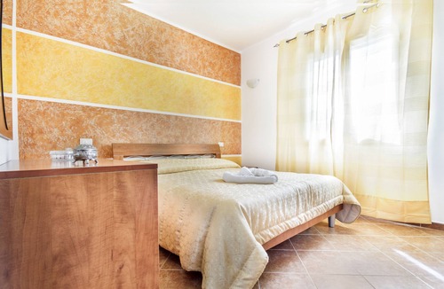 Campofelice di Roccella Villa | Triple Room with Terrace 2nd floor Via S.Cipolla 3