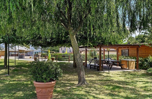Borgo San Lorenzo Apartment | Triple Room Chiara: Warmth and Comfort in the Heart of Mugello