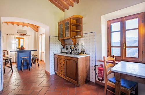 Fosciandora Villa | Tuscany Villa in Lucca with Private Infinity Pool, offers catering & experiences