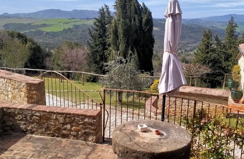 Gambassi Terme Apartment | Two-bedroom apartment with beautiful views of the Tuscan countryside