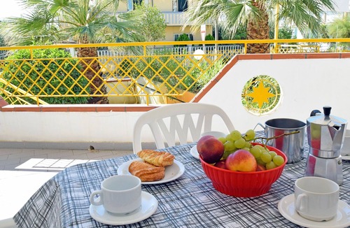 Villa Rosa Apartment | Two-room apartment 1 Della Rosa Seaside Abruzzo