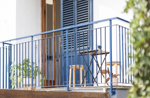 Procchio Apartment | Two-room apartment near beach and town center