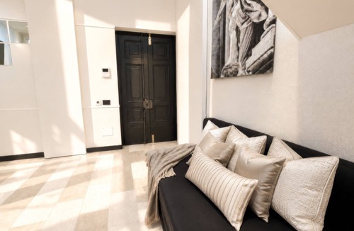 Rione IV Campo Marzio Apartment | Ultra-Luxury Private Spa Suite at the Spanish Steps