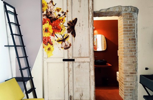 Naples City Centre Apartment | Urban | Artist Rooms Street Art