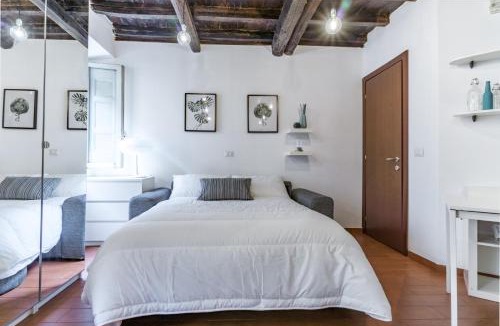 Monti Apartment | Urbana Coliseum House