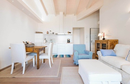 Malcesine Apartment | Vacation Apartment “Vecchio Frantoio” with Lake View, Mountain View & Terrace