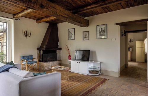 Bovara House | Vacation Home in Castel Ritaldi with 2 bedrooms sleeps 4