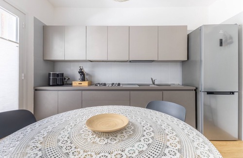 Casa Papa Apartment | Vico21 Apartment in Central Modica with Balcony, Wi-Fi, and Air Conditioning