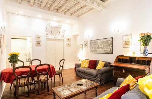Rione IV Campo Marzio Apartment | Vicolo Torretta - FromHometoRome