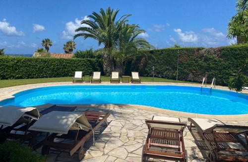 Custonaci Villa | Villa 'Amazing Sunset' with Sea View, Wi-Fi and Air Conditioning