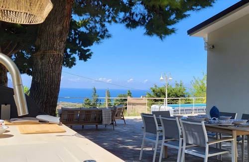 Castellammare del Golfo Villa | Villa 'Ballerina Bianca' with Private Pool, Wi-Fi and Air Conditioning