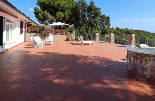 Naregno House | Villa Bifamiliare con Ampi Spazi Esterni e Bellissima Vista Mare