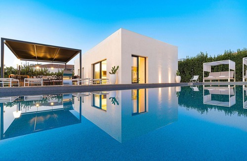 Carrozziere Villa | Villa Bonita - Carrozziere ,Sicily