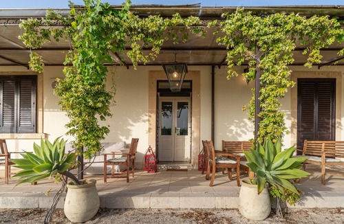 Noto Villa | Villa Castelluccio Noto: Historic Country Retreat for Groups near Baroque Sicily