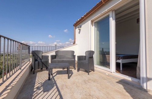 Chiaramonte Gulfi Villa | Villa Clara with swimming pool