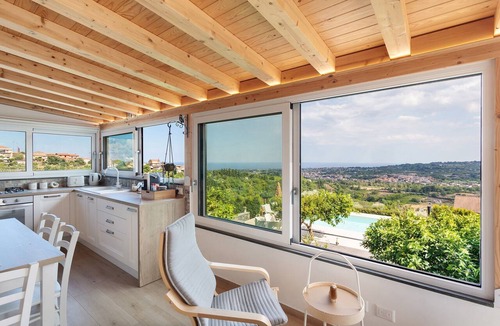 Coste Villa | Villa 'Found House - Sea & Etna View' with Sea View, Wi-Fi and Air Conditioning