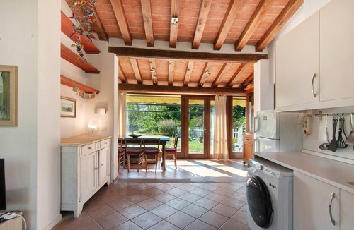 Grassina Apartment | Villa Il Rossignolo Apartment – Private Garden, Shared Pool & Terrace, Wi-Fi