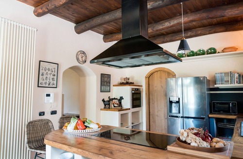 Bolsena Villa | Villa in Lake Bolsena with 5 bedrooms sleeps 18