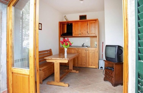 Giugnano Apartment | Villa in Tuscany near Vinci Museum
