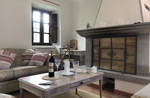 Gassano Villa | VILLA ISOTTA 10 Pax Country House with pool, WiFi, BBQ, near Cinque Terre
